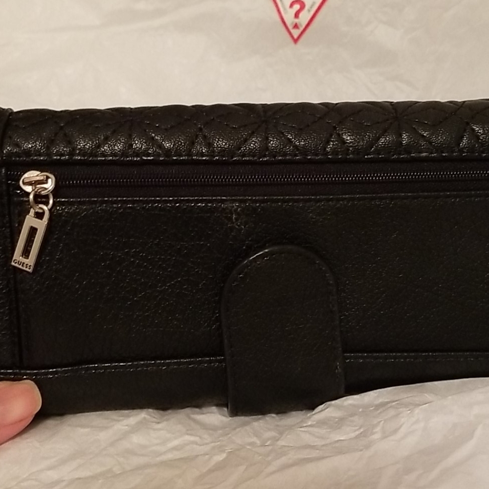 - Wallet - Picture 3 of 11